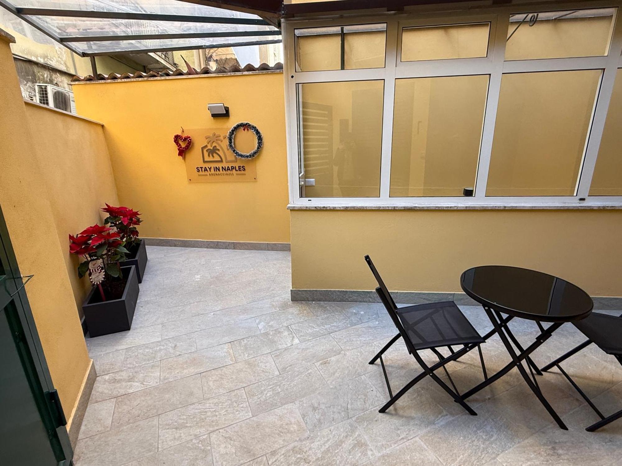 In - Arenaccia 211 And Couette-café *